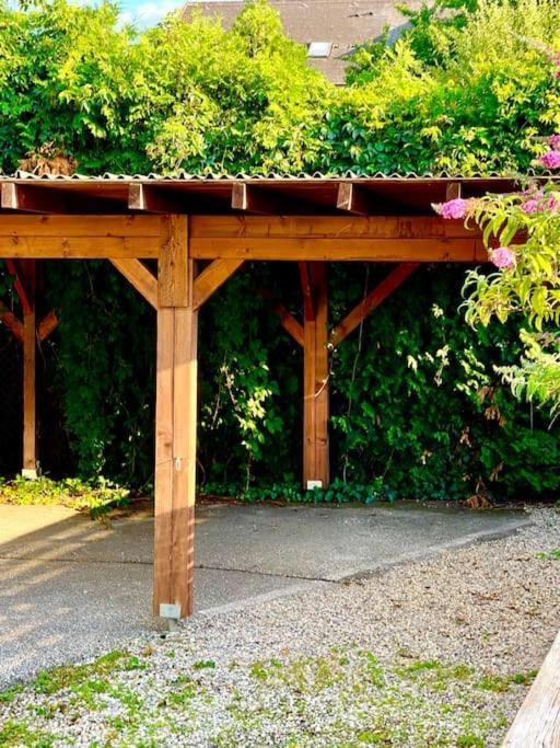 Schoene Wohnung Mit Eigenen Eingang Und Terrasse Gosseling Luaran gambar