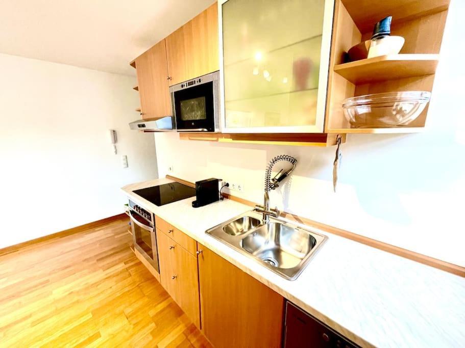 Schoene Wohnung Mit Eigenen Eingang Und Terrasse Gosseling Luaran gambar