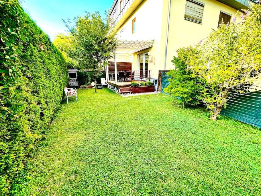 Schoene Wohnung Mit Eigenen Eingang Und Terrasse Gosseling Luaran gambar